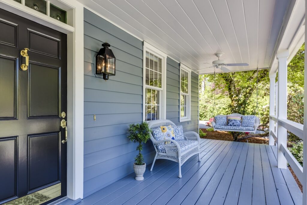 Conroe first time homebuyer couple looking at homes in Conroe TX neighborhood