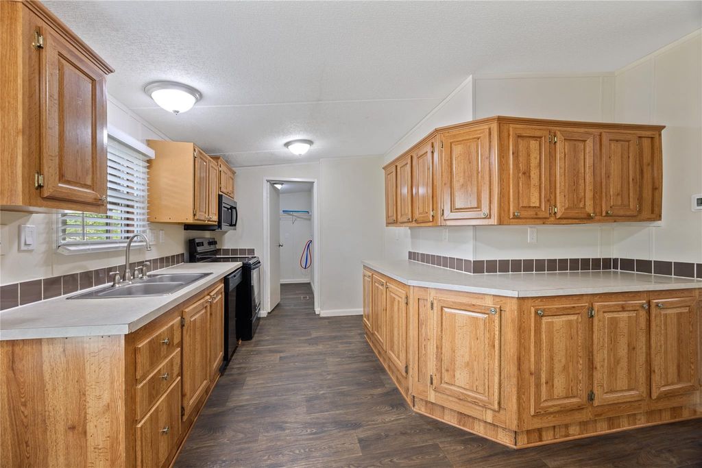 Kitchen sink, counters and appliances