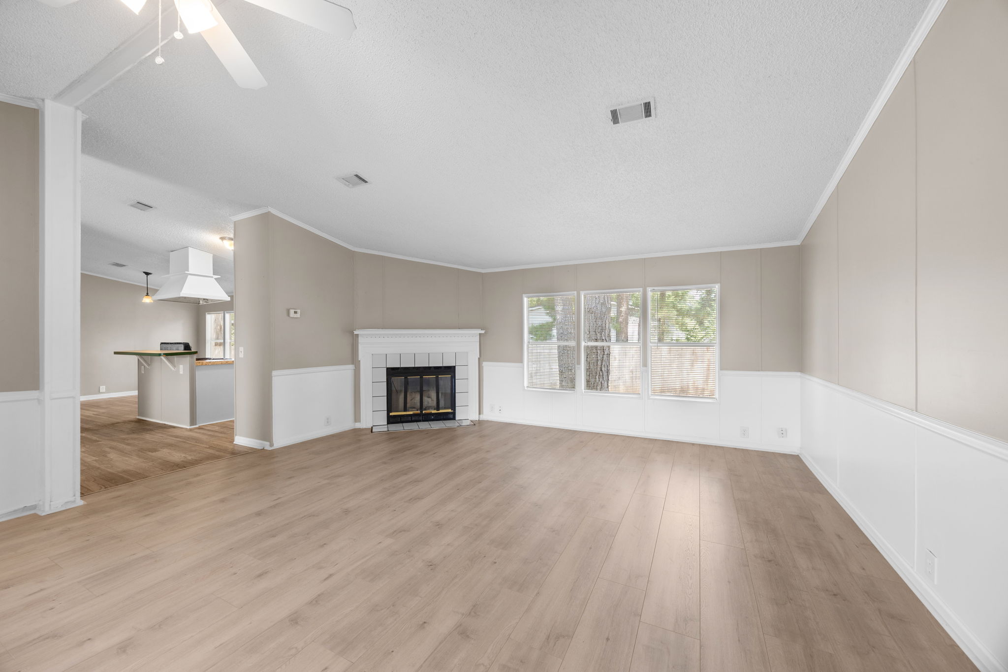 Living room looking toward the kitchen. 14279 Shadow Bay Dr, Willis TX