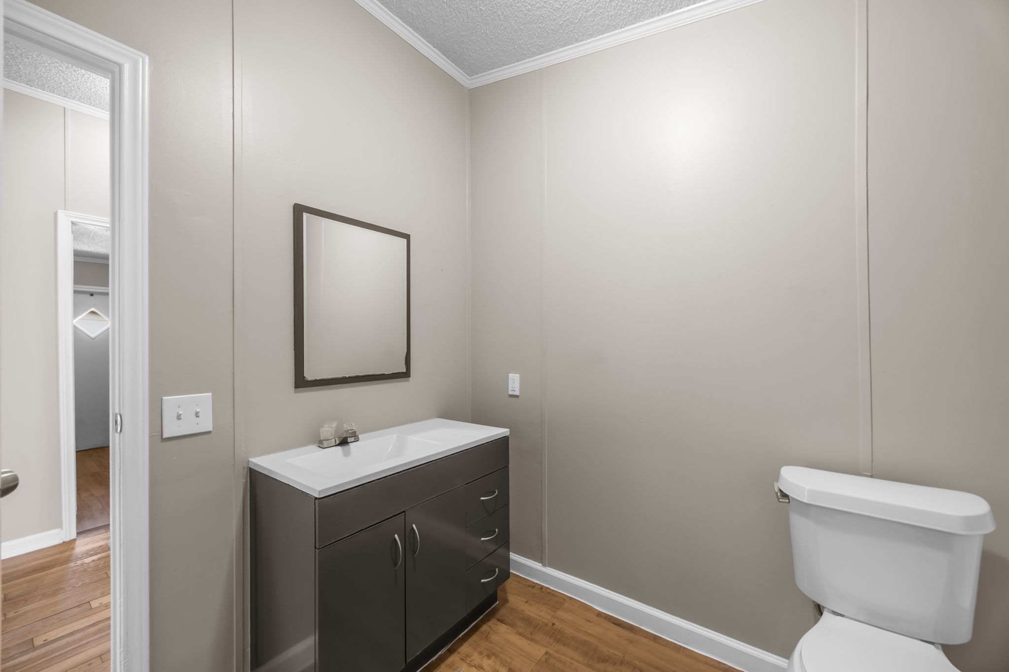 Second bath with single vanity. 14279 Shadow Bay Dr, Willis TX