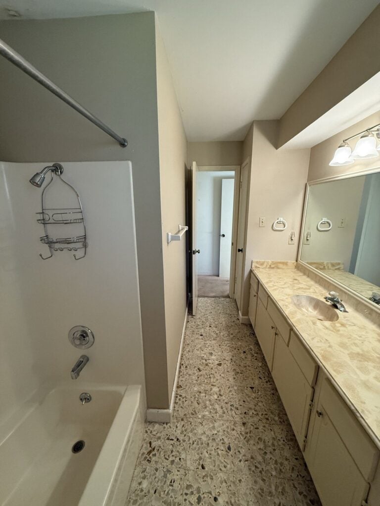 2830 Shadowdale Dr Houston TX primary bathroom tub-shower and double vanity