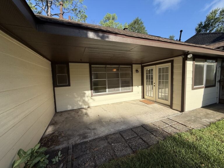 2830 Shadowdale Dr Houston TX covered back patio with French doors